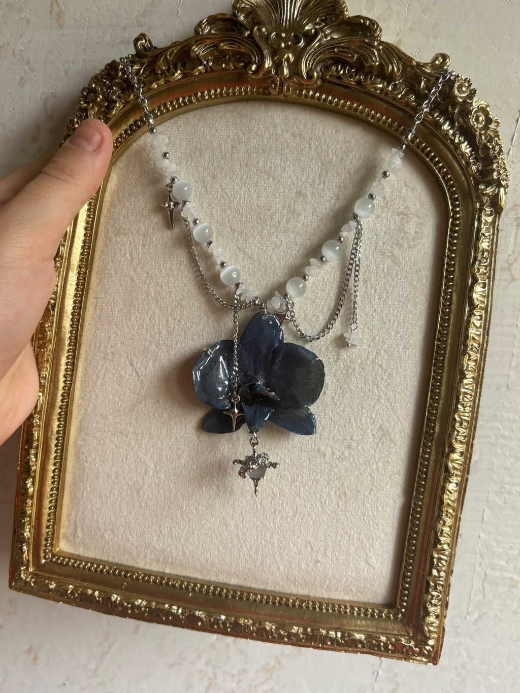 Collar Plateado con Flor Real Orquídea Azul-Gris| JOYERÍA BOTÁNICA |