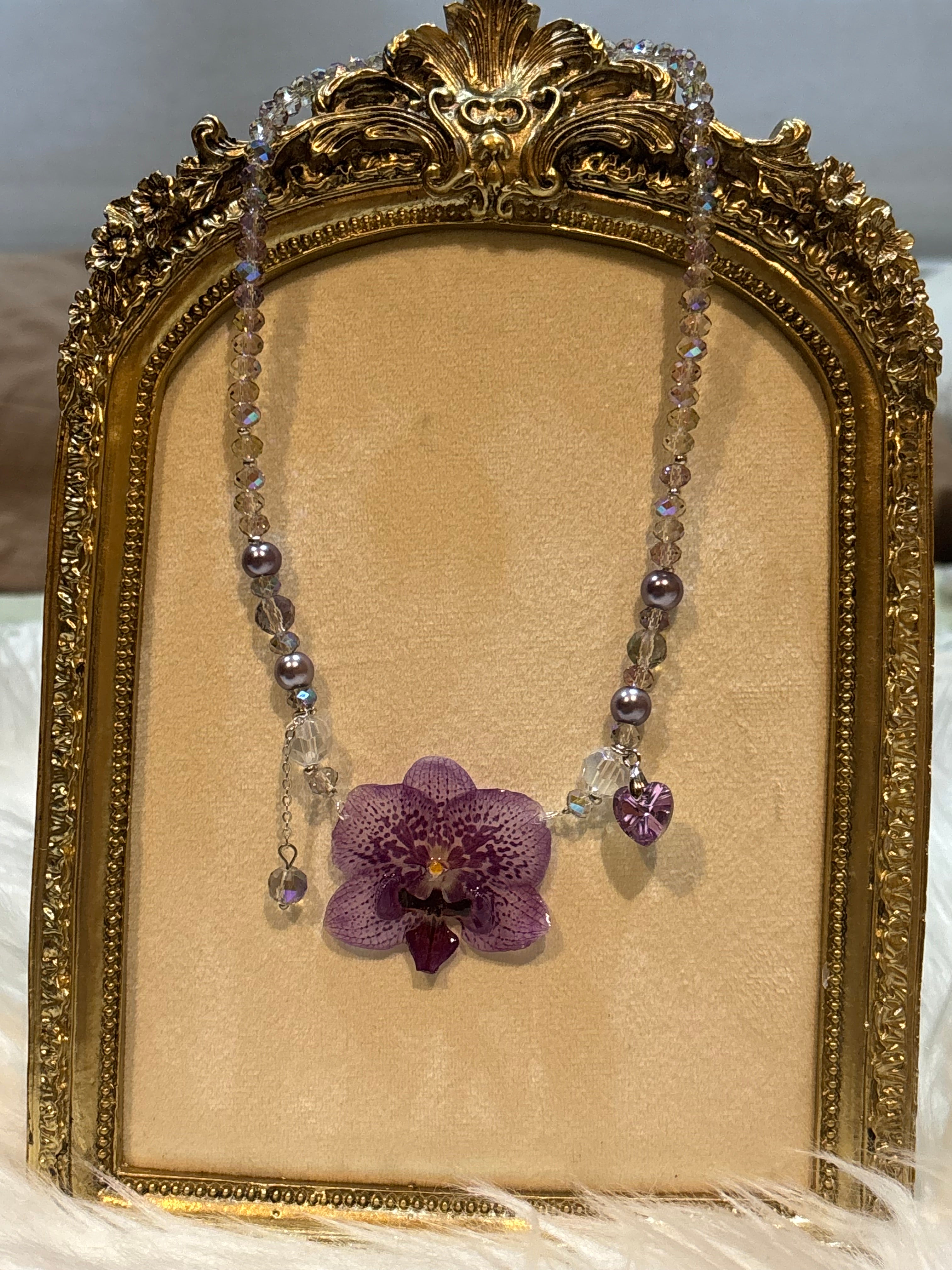 Collar Plateado con Flor Real Orquídea Morada | JOYERÍA BOTÁNICA |