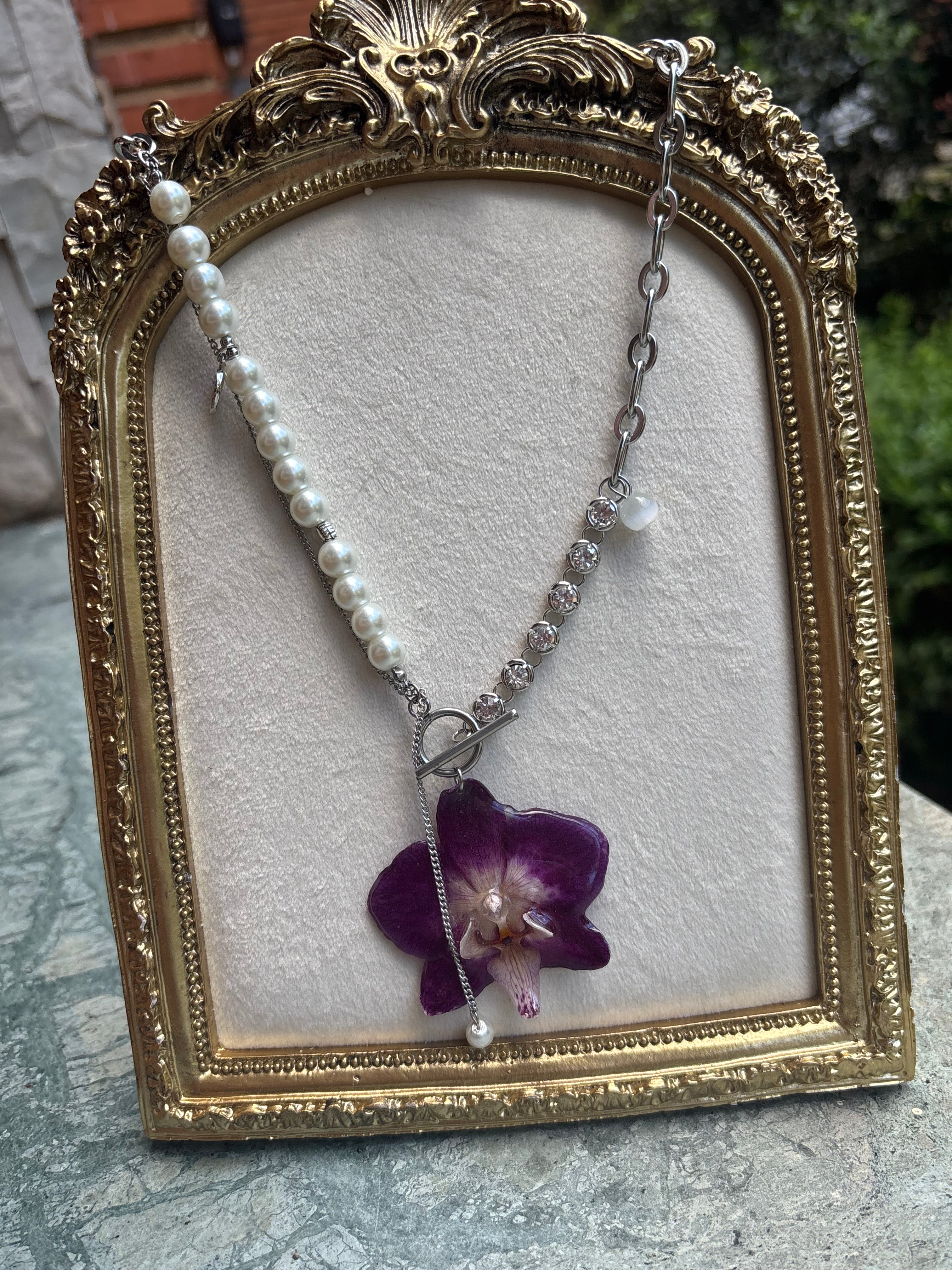 Collar Plateado con Flor Real Orquídea Morada | JOYERÍA BOTÁNICA |