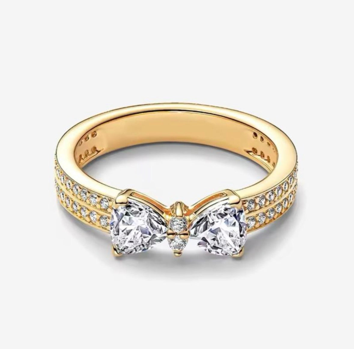 Anillo Dorado Lazo Blanco
