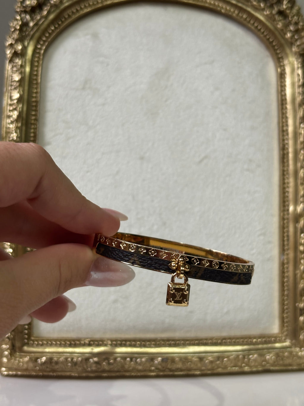 Pulsera LV