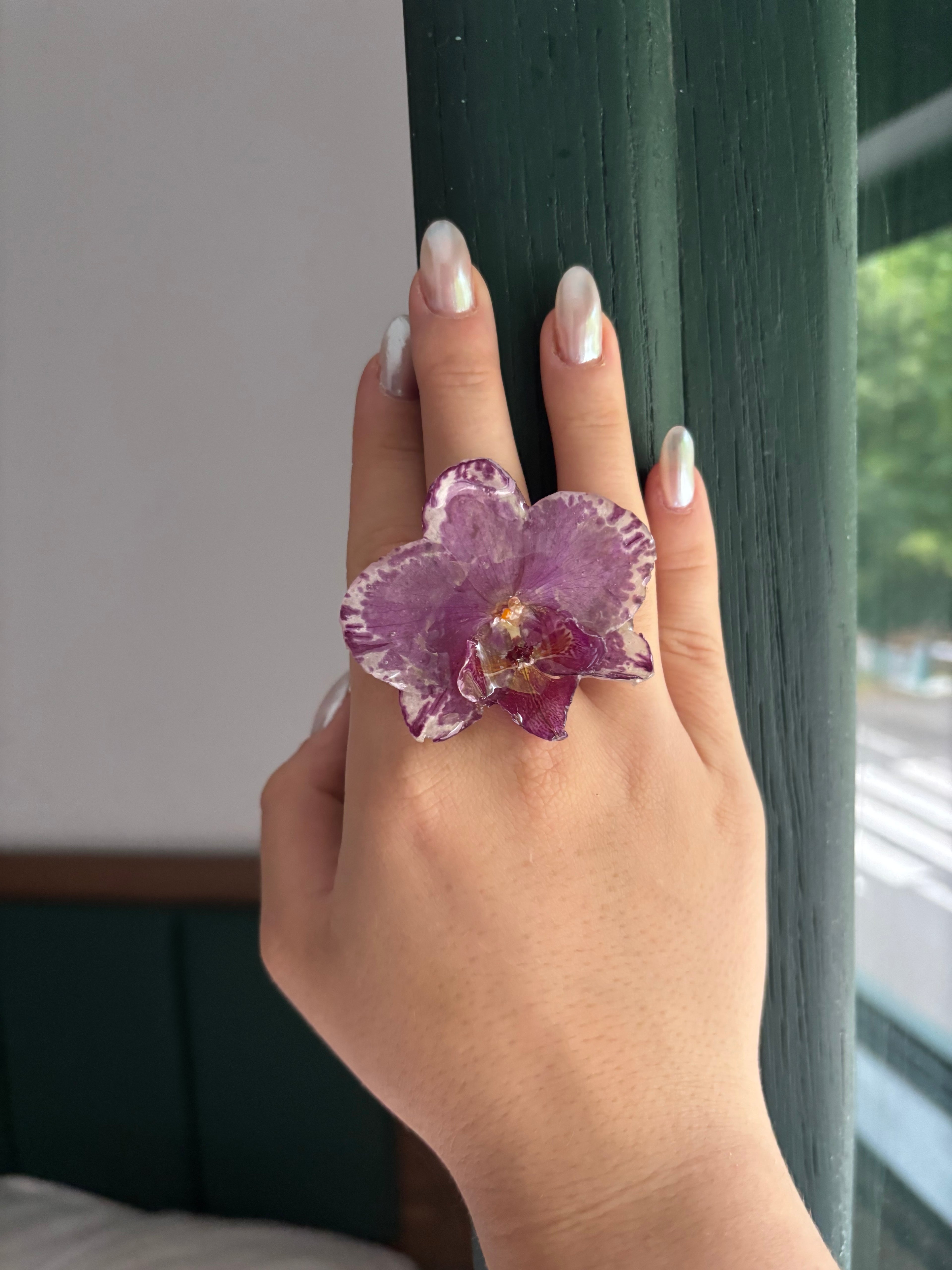 Anillo con Flor Real Orquídea Morada | JOYERÍA BOTÁNICA |