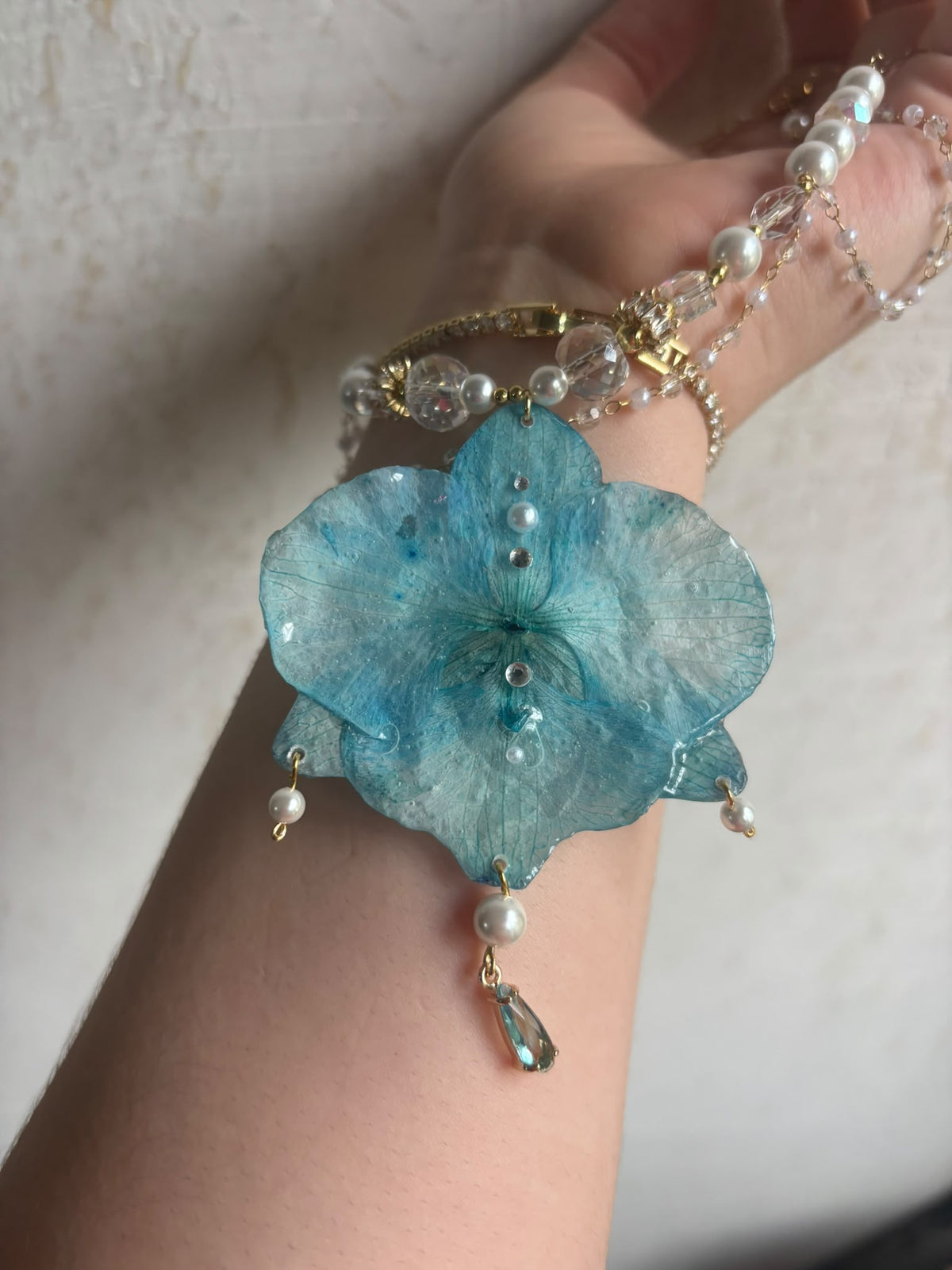 Collar Dorado con Flor Real Orquídea Azul| JOYERÍA BOTÁNICA |