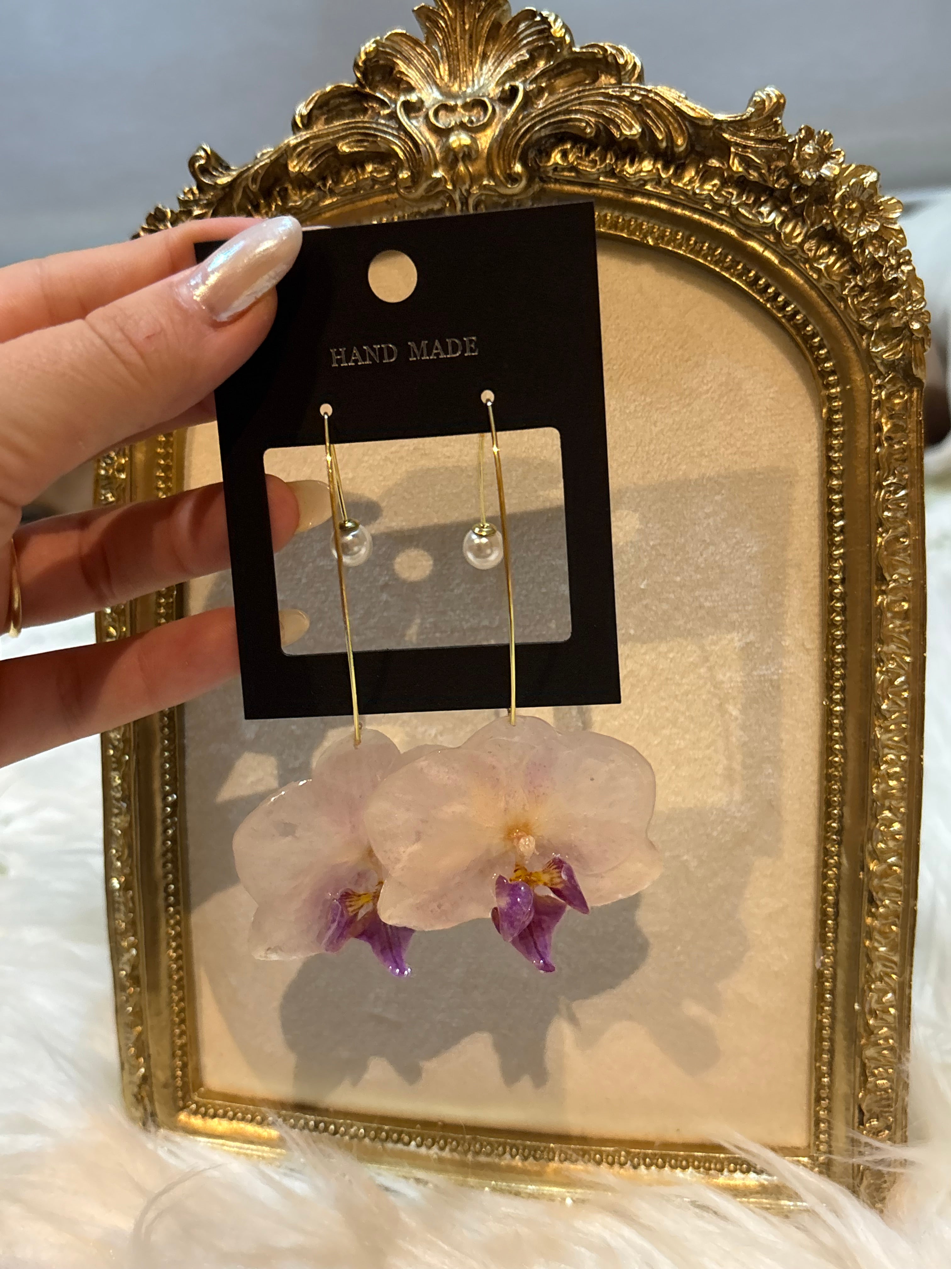 Pendientes Dorados con Flor Real Orquídea Blanca-Rosa| JOYERÍA BOTÁNICA |