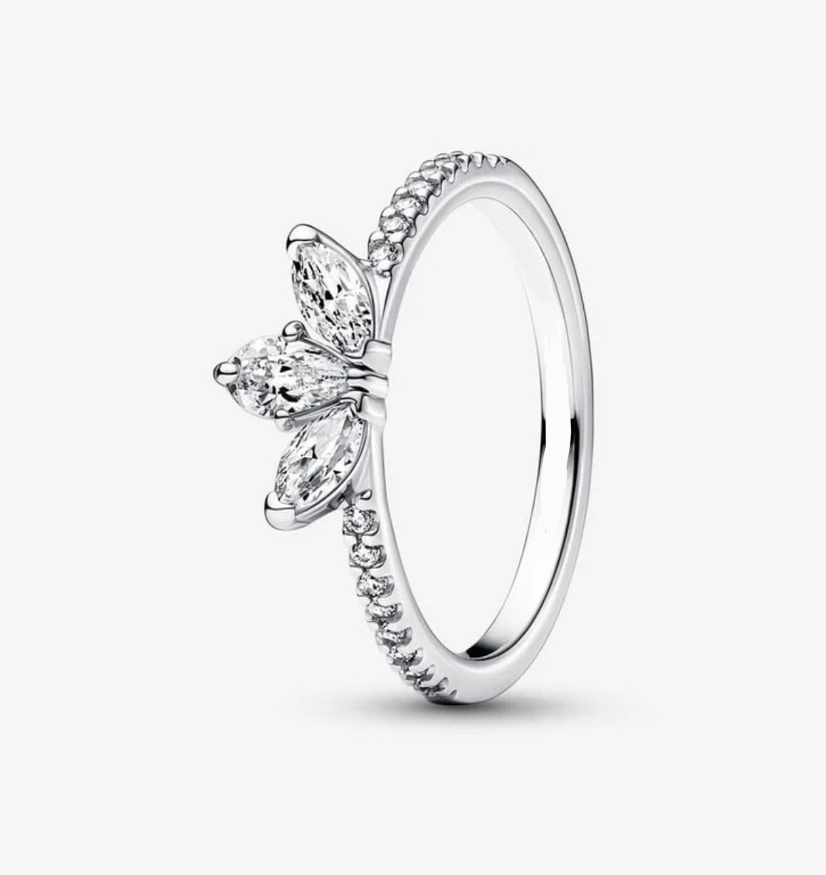 Anillo Plateado Flor Blanca