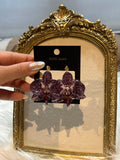 Pendientes Dorados con Flor Real Orquídea Blanca-Morada |JOYERÍA BOTÁNICA |