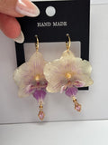 Pendientes Dorados con Flor Real Orquídea Blanca-Morada | JOYERÍA BOTÁNICA |
