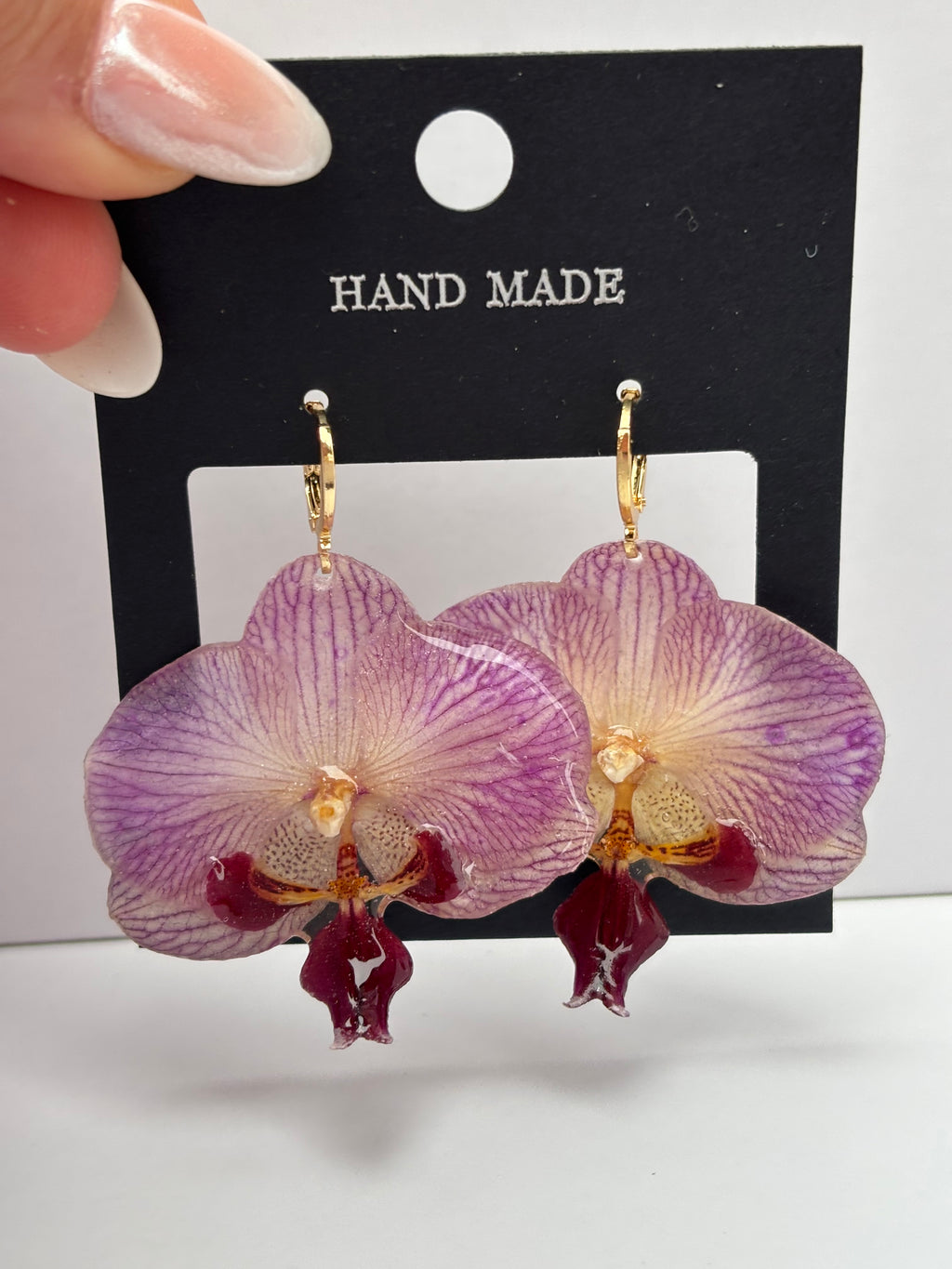 Pendientes Dorados con Flor Real Orquídea Morada | JOYERÍA BOTÁNICA |