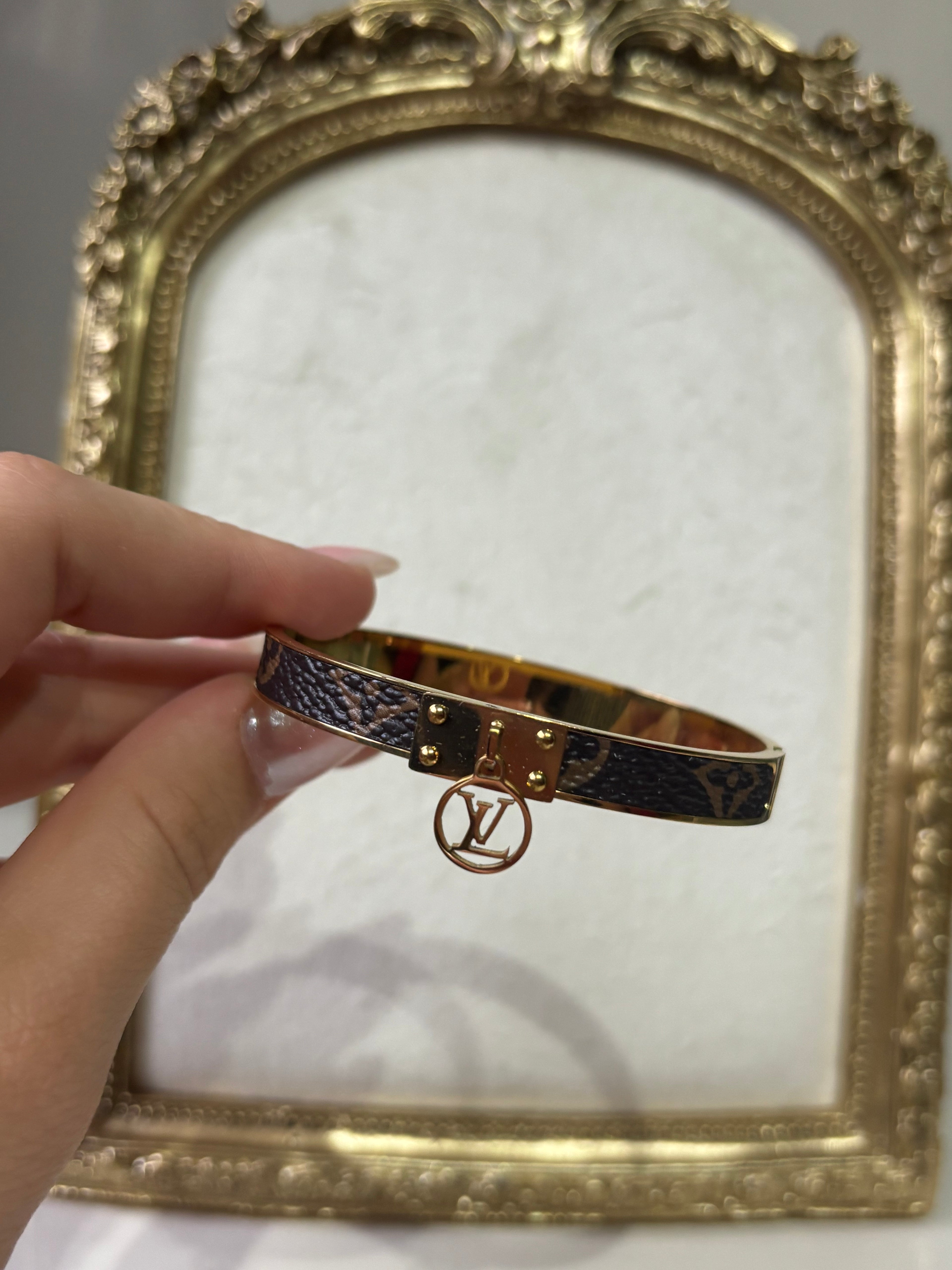 Pulsera LV