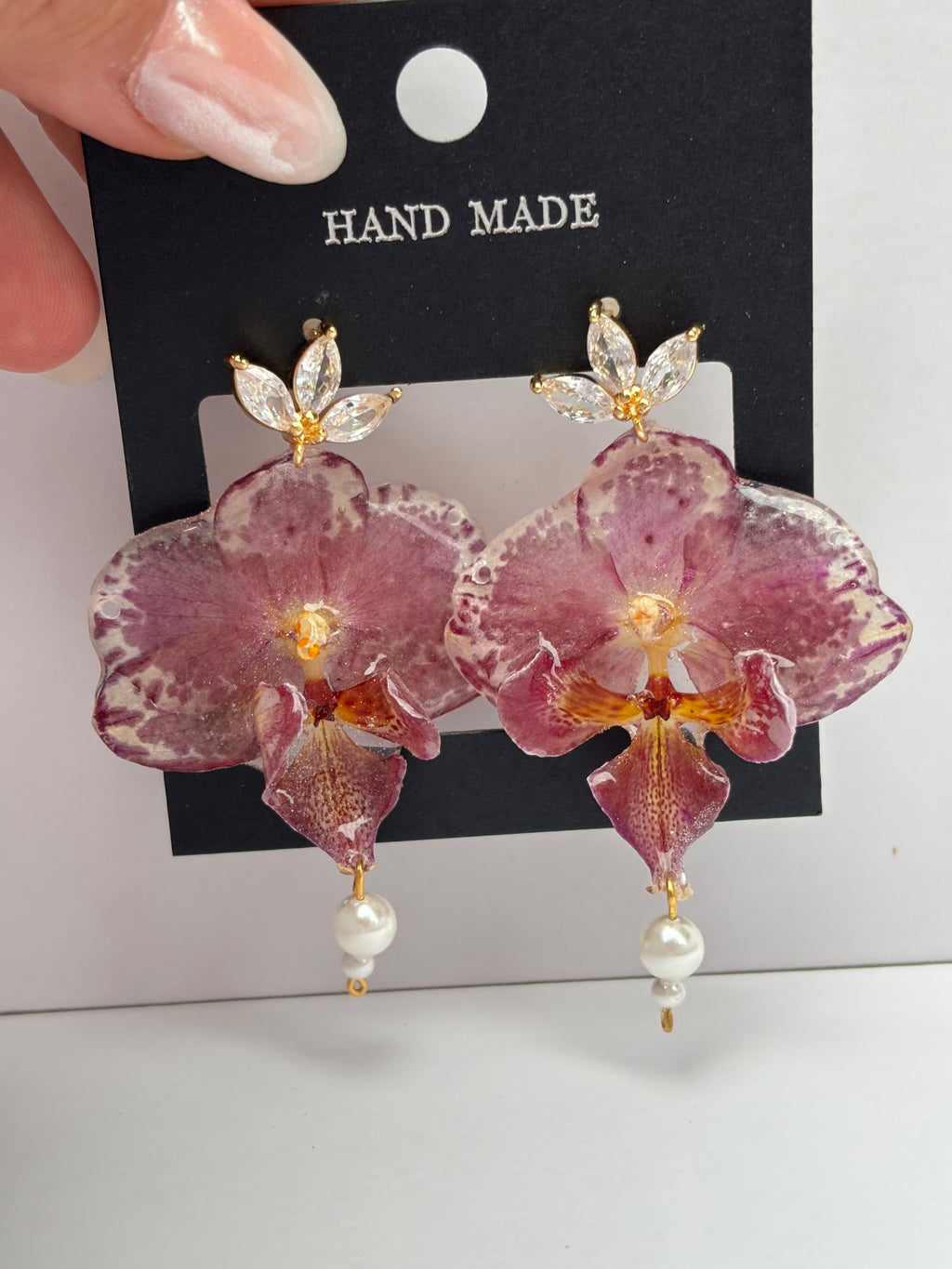 Pendientes Dorados con Flor Real Orquídea Morada | JOYERÍA BOTÁNICA |