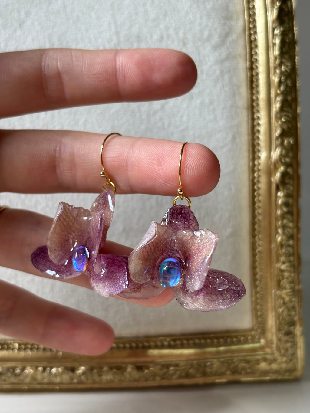Pendientes Plateados con Flor Real Orquídea Morada | JOYERÍA BOTÁNICA |