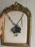 Collar Plateado con Flor Real Orquídea Azul-Gris| JOYERÍA BOTÁNICA |