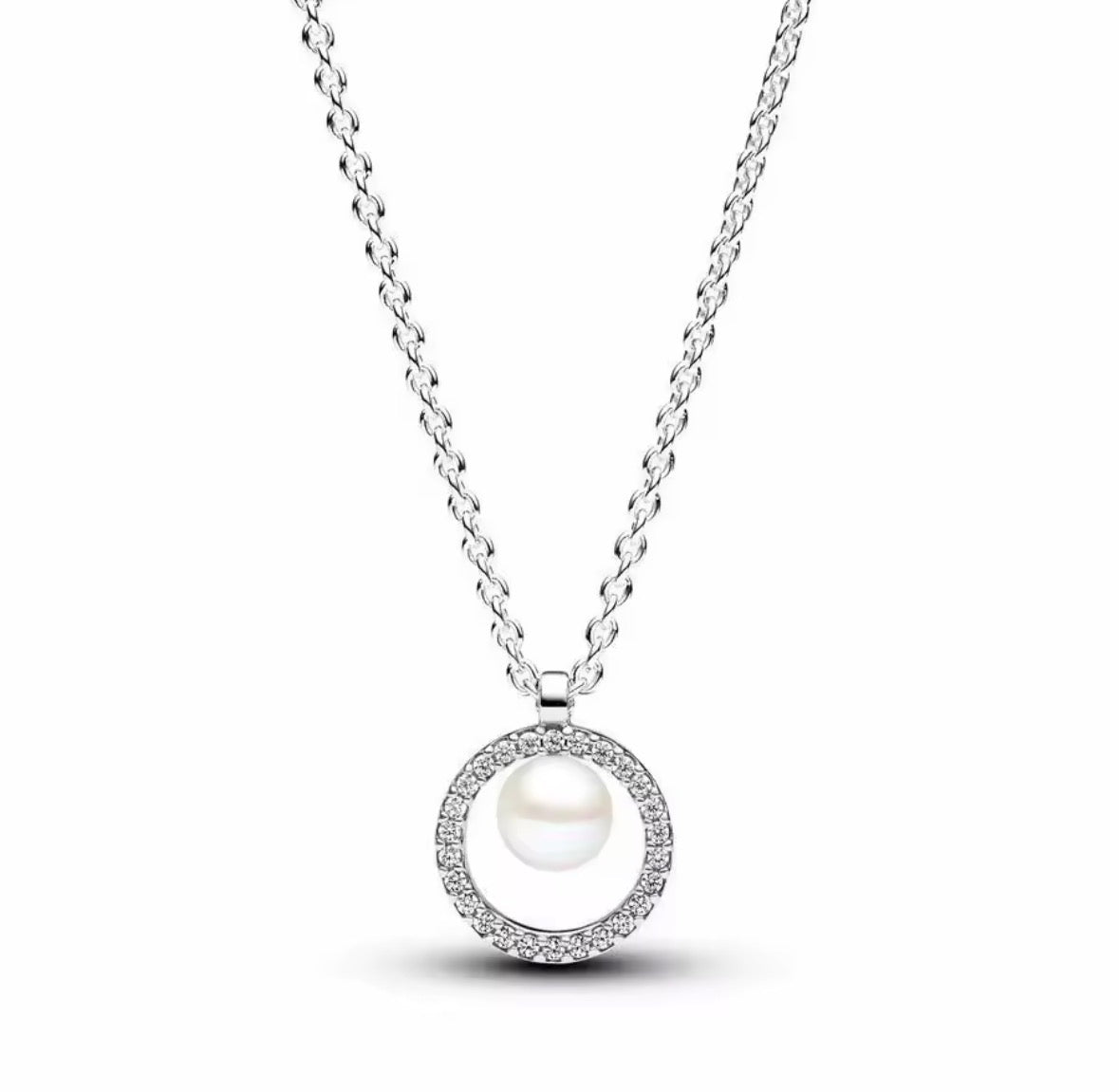 Collar Plateado Circular con Perla y Circonitas