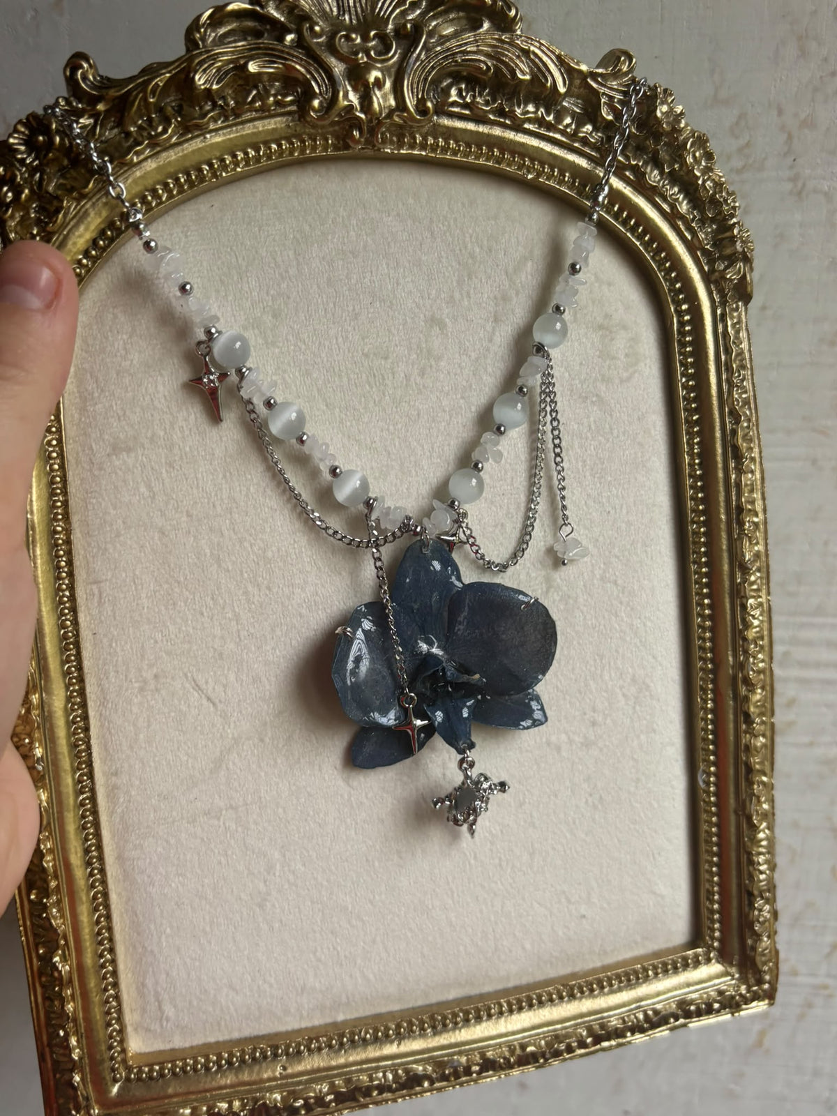 Collar Plateado con Flor Real Orquídea Azul-Gris| JOYERÍA BOTÁNICA |