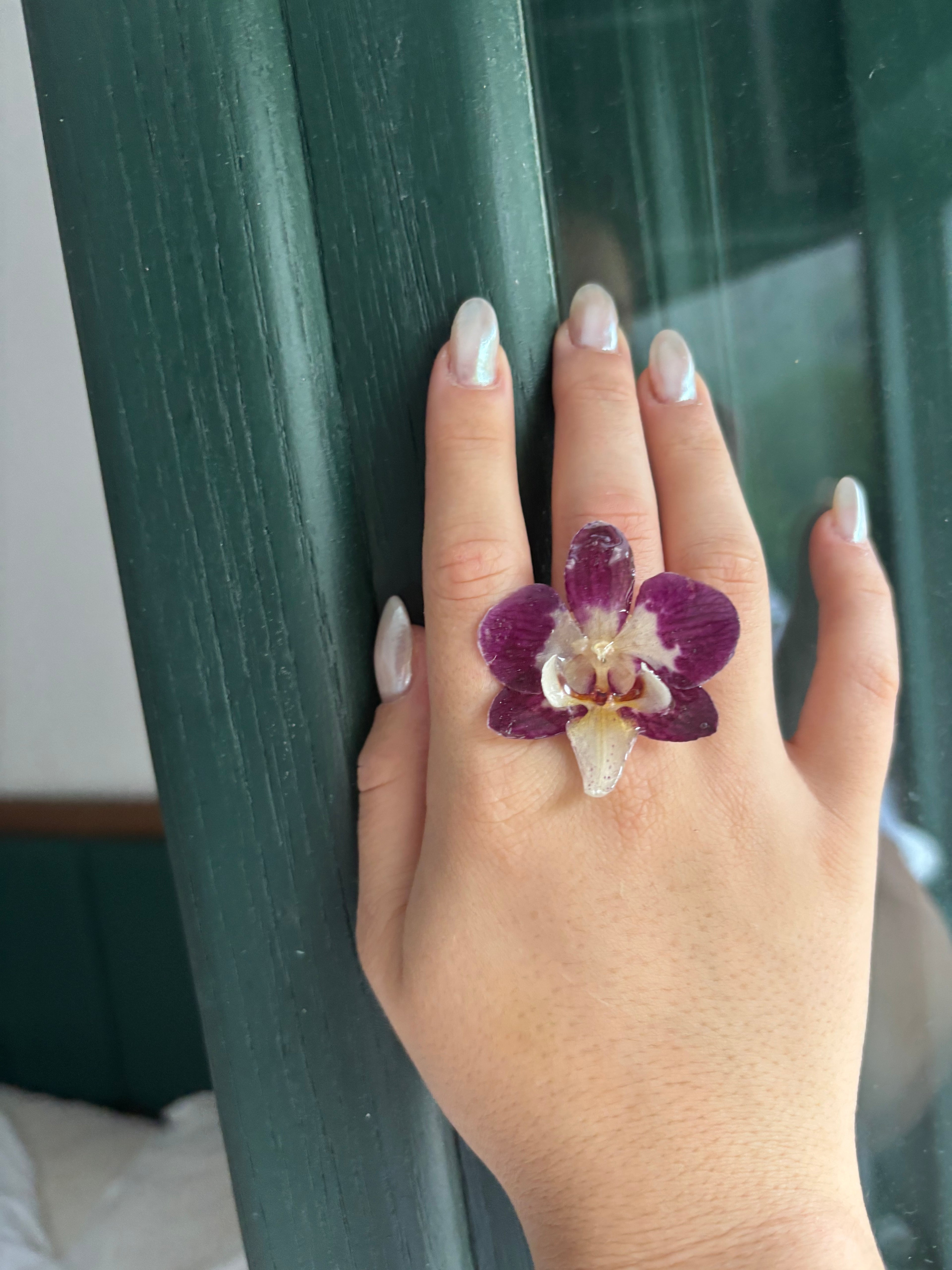 Anillo con Flor Real Orquídea Morada | JOYERÍA BOTÁNICA |