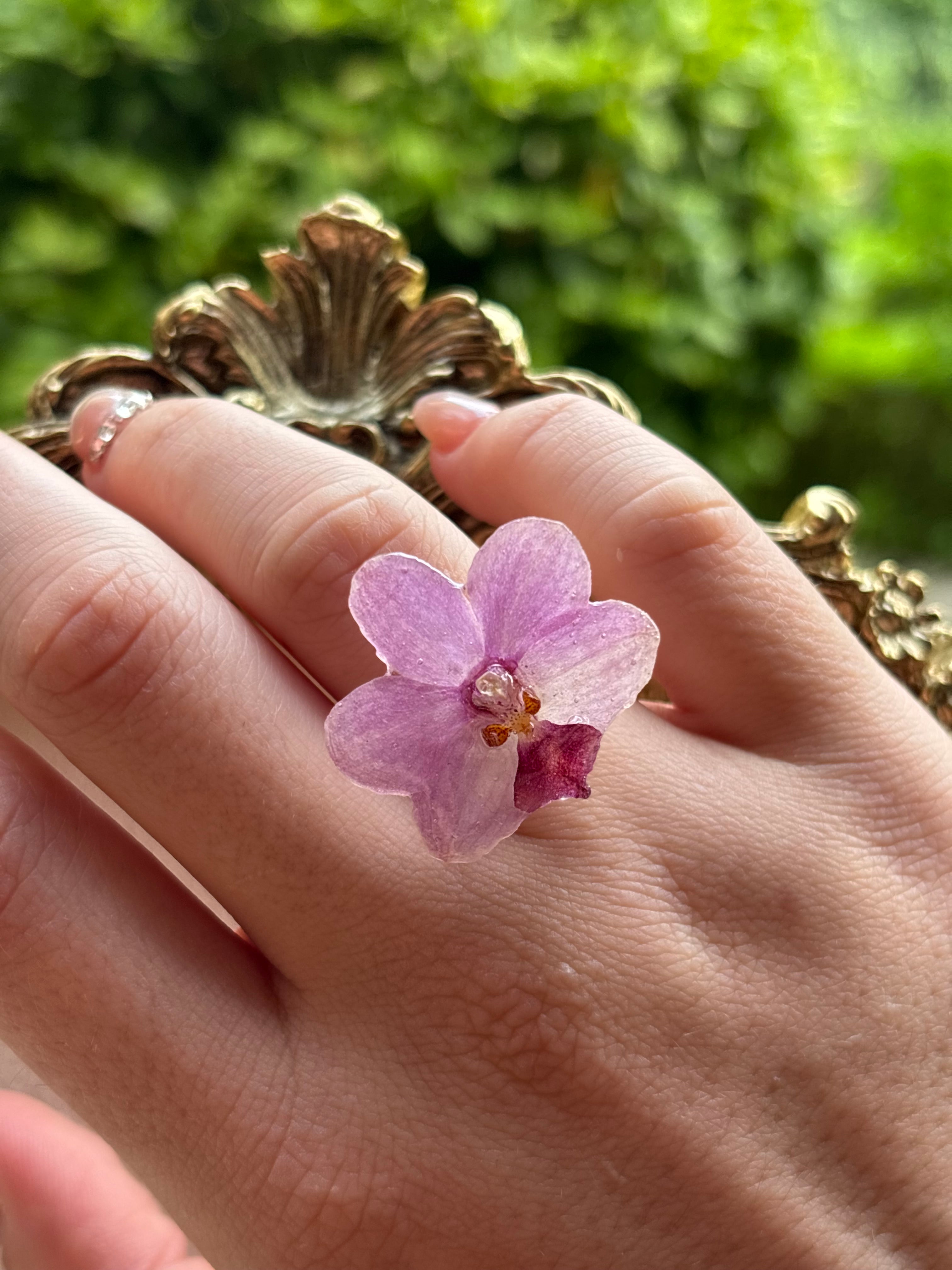Anillo con Flor Real Orquídea Morada | JOYERÍA BOTÁNICA |