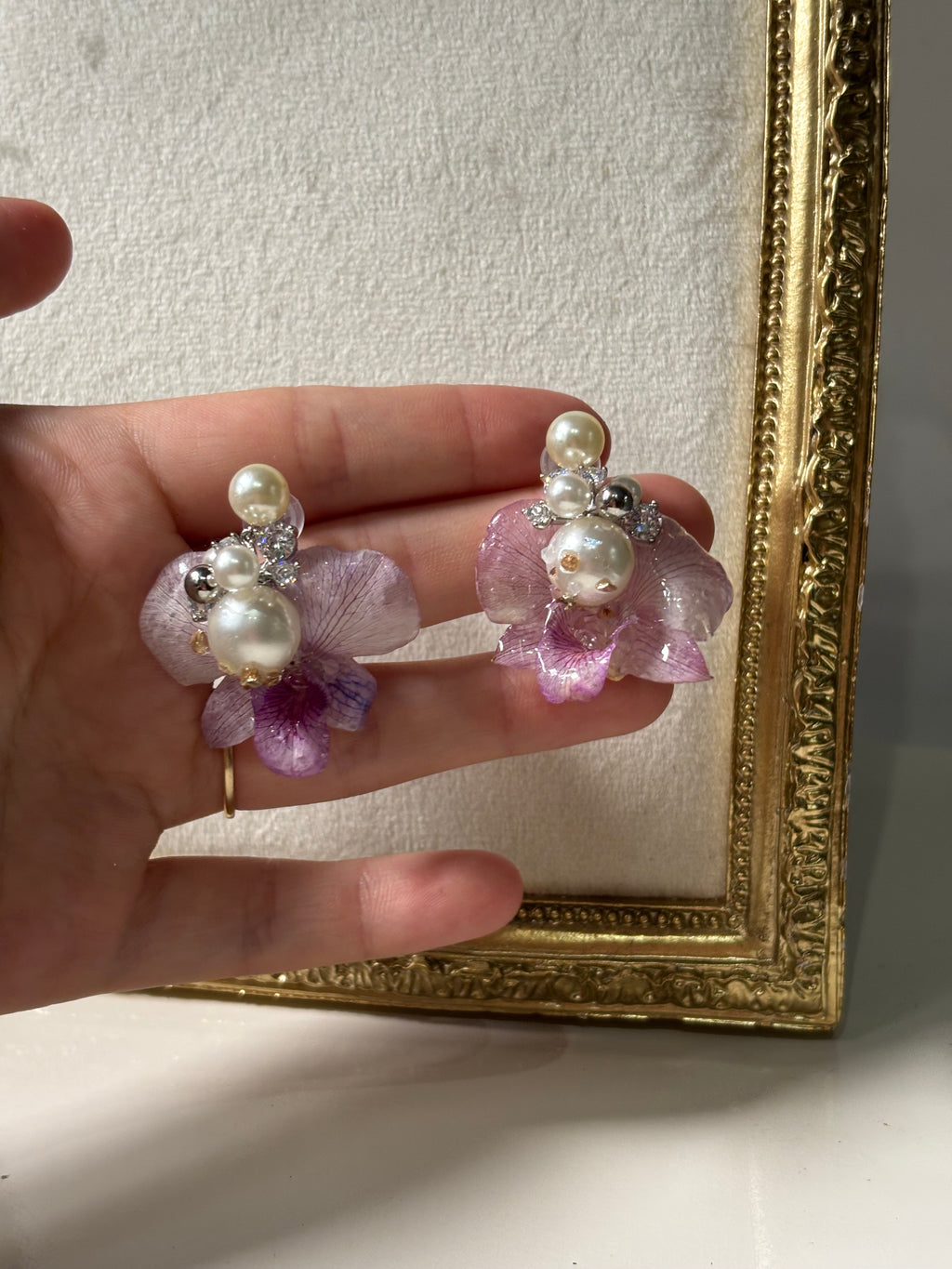 Pendientes Plateados con Flor Real Orquídea Rosa-Morada | JOYERÍA BOTÁNICA |