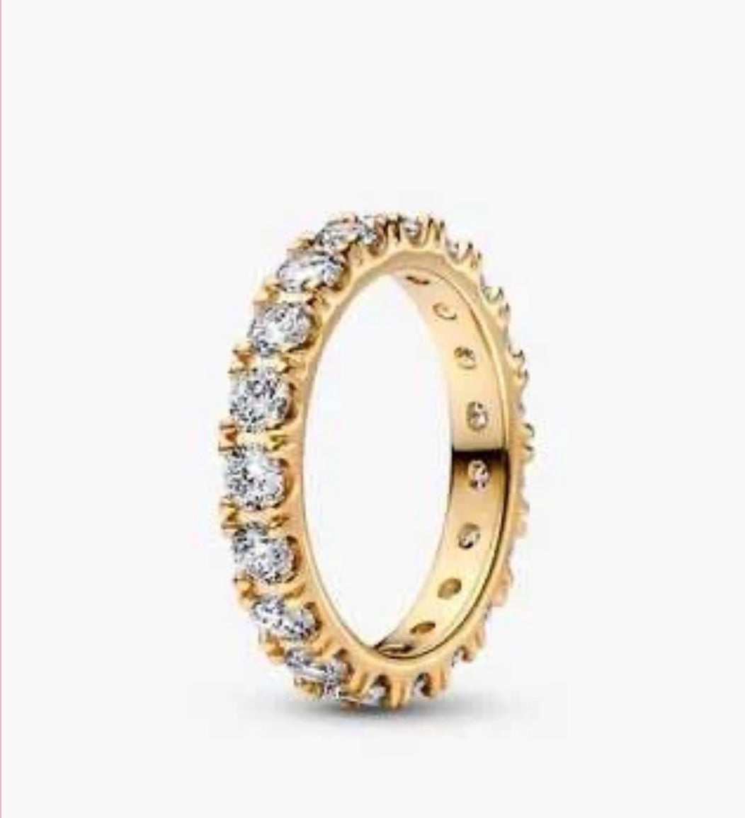 Anillo Dorado Piedras Blancas