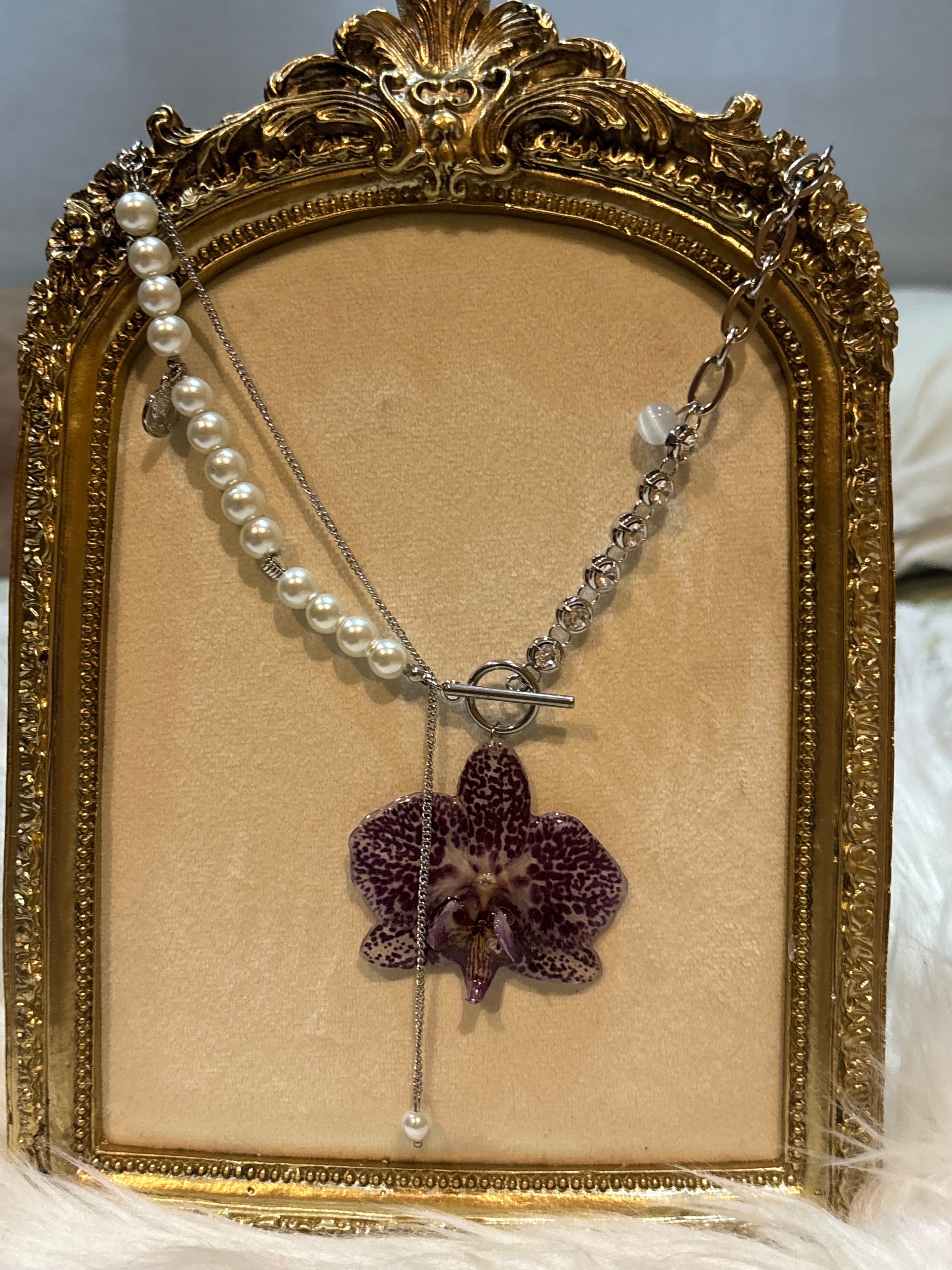 Collar Plateado con Flor Real Orquídea Morada | JOYERÍA BOTÁNICA |