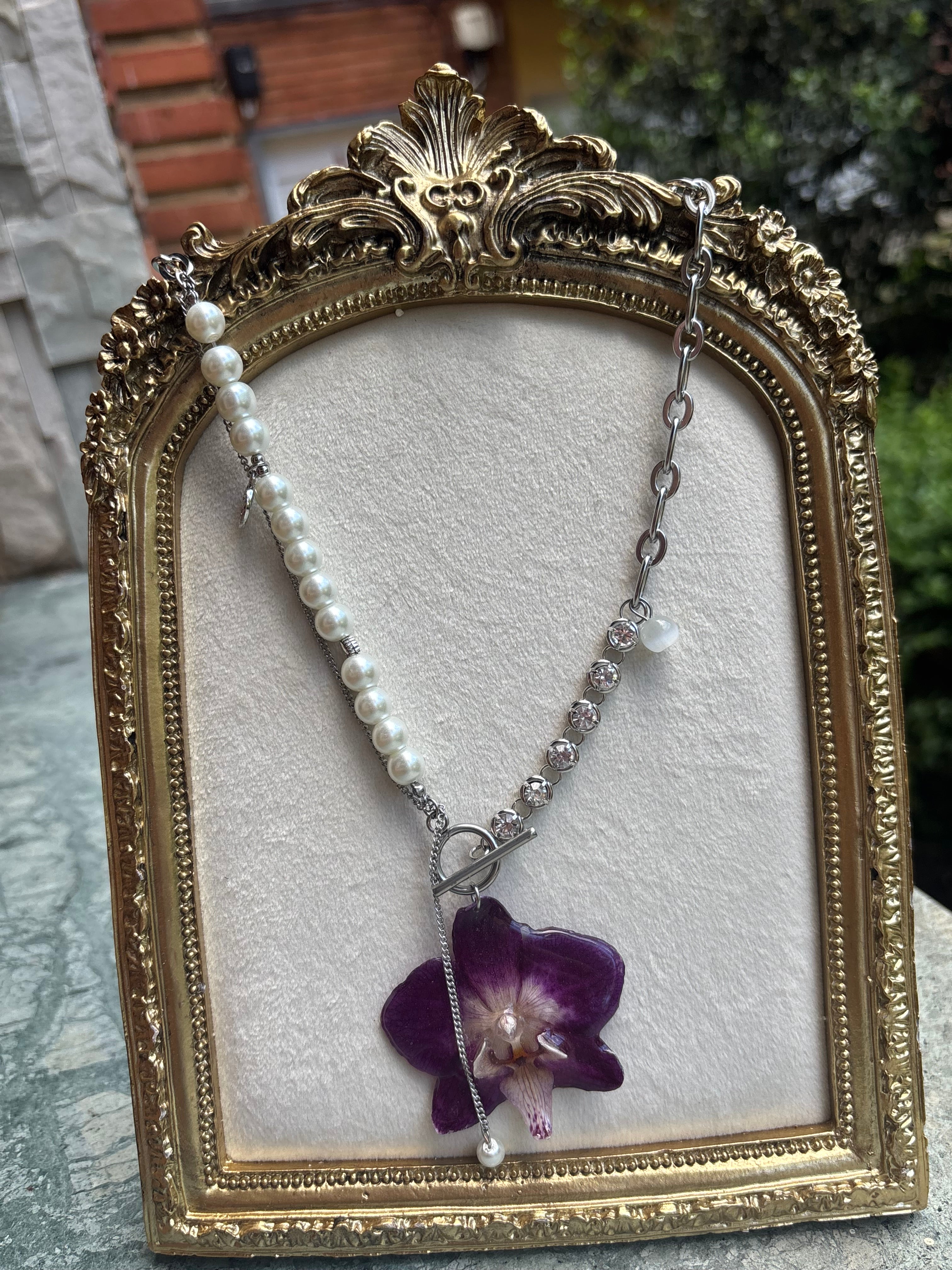 Collar Plateado con Flor Real Orquídea Morada | JOYERÍA BOTÁNICA |