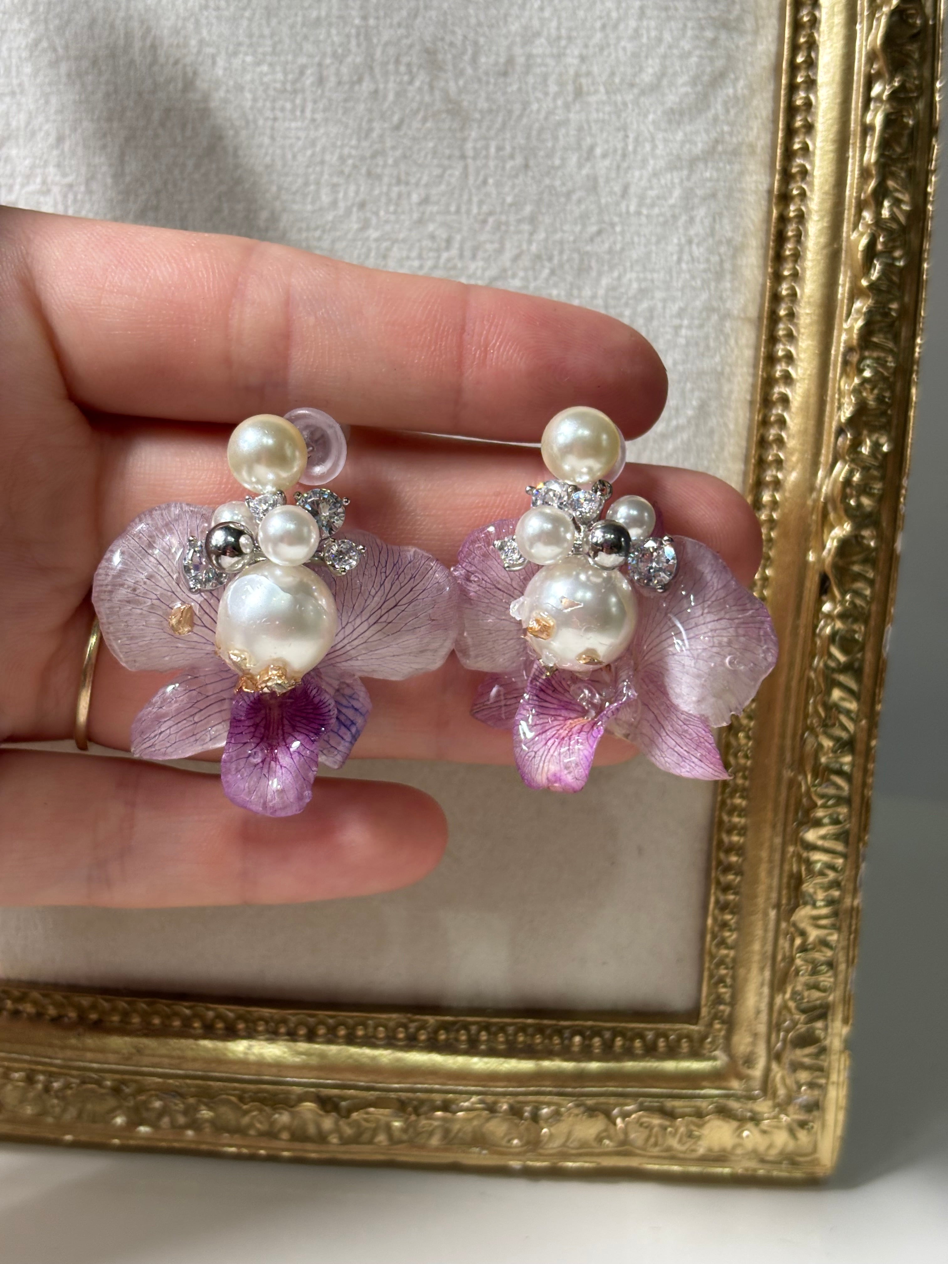 Pendientes Plateados con Flor Real Orquídea Rosa-Morada | JOYERÍA BOTÁNICA |