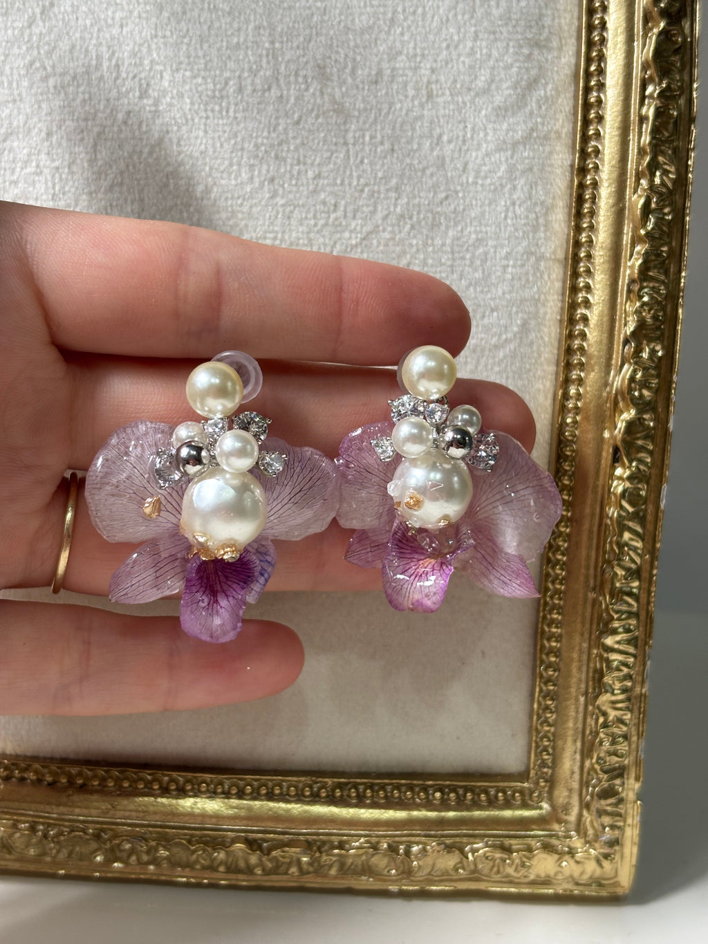 Pendientes Plateados con Flor Real Orquídea Rosa-Morada | JOYERÍA BOTÁNICA |