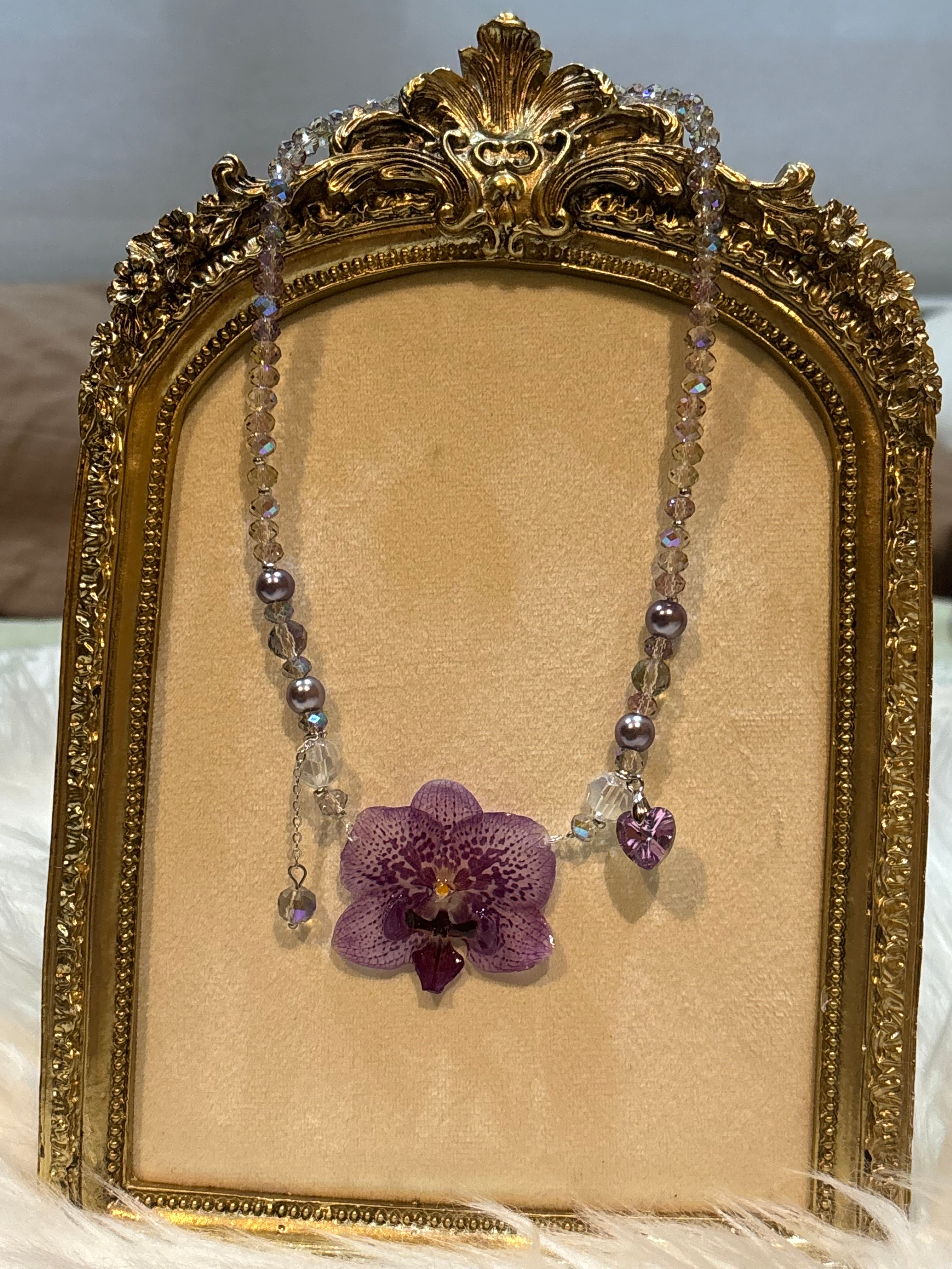 Collar Plateado con Flor Real Orquídea Morada | JOYERÍA BOTÁNICA |