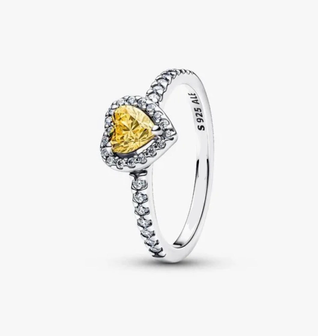 Anillo Plateado Corazón Amarillo