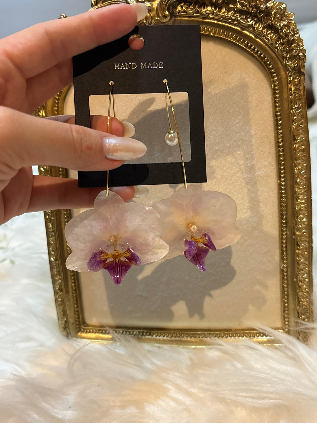 Pendientes Dorados con Flor Real Orquídea Blanca-Rosa| JOYERÍA BOTÁNICA |