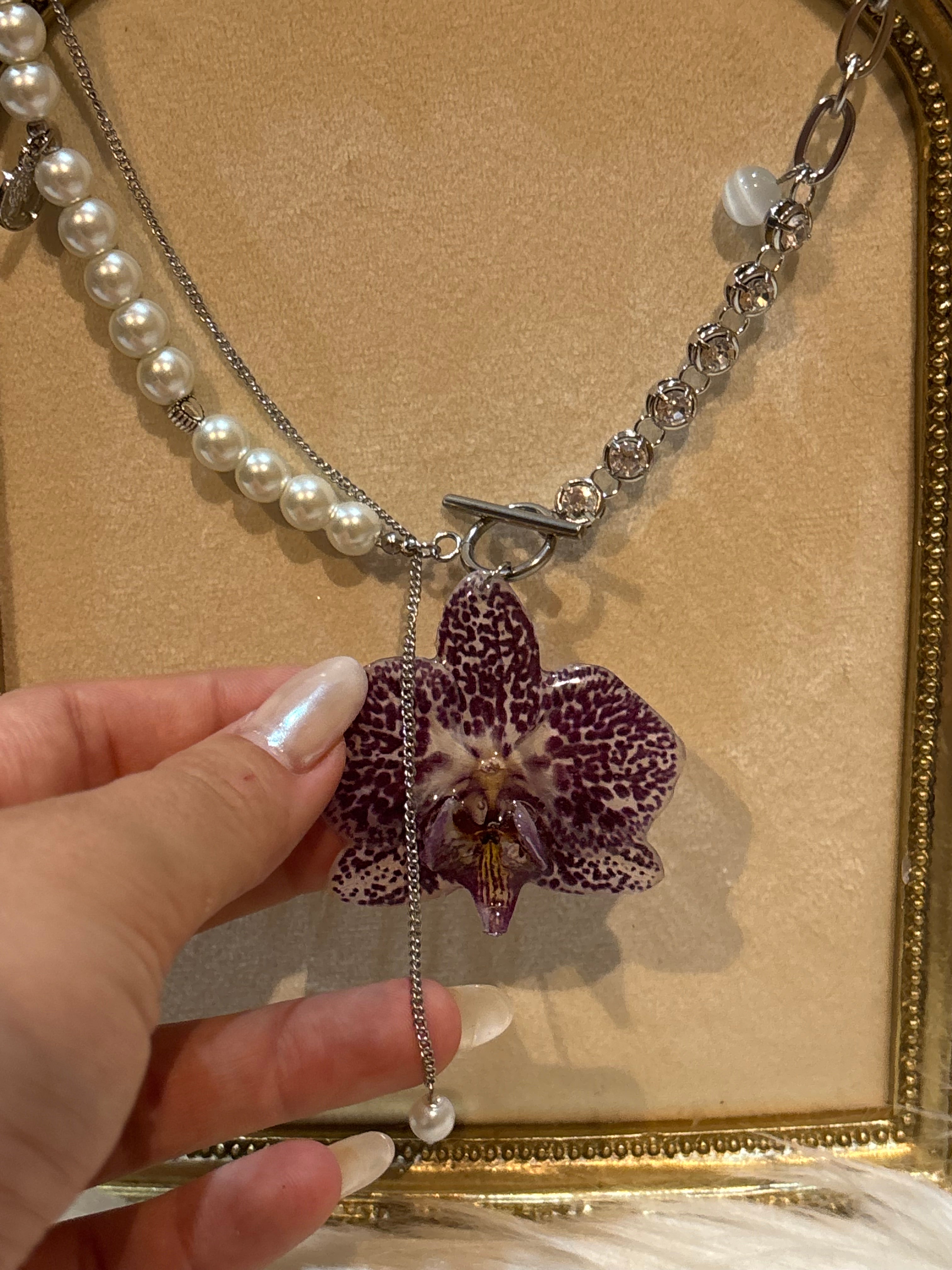 Collar Plateado con Flor Real Orquídea Morada | JOYERÍA BOTÁNICA |