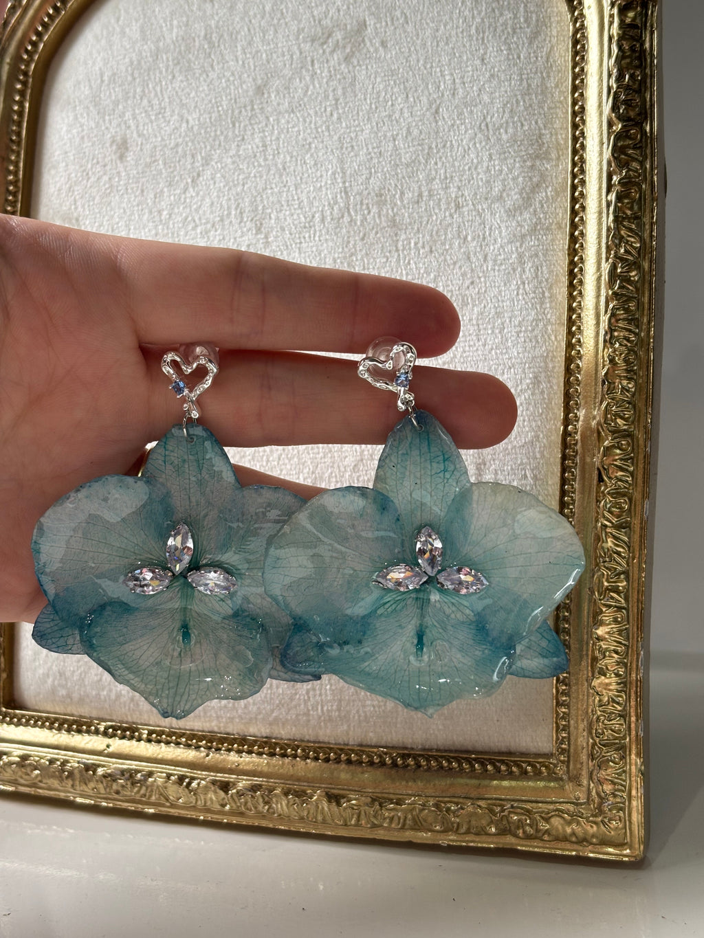 Pendientes Plateados con Flor Real Orquídea Azul | JOYERÍA BOTÁNICA |